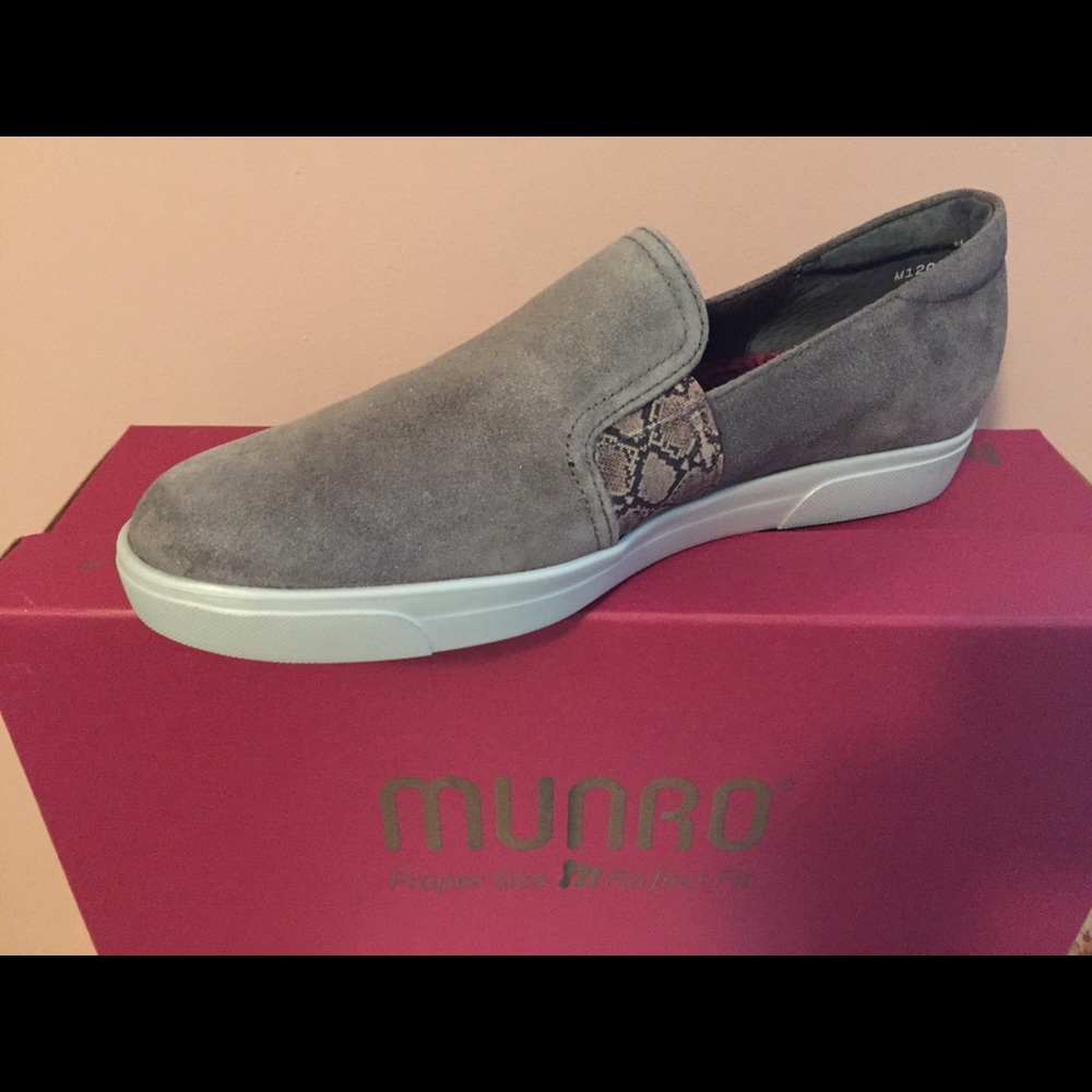 Brand new! Munro Randie Slip-On Sneaker, 7.5